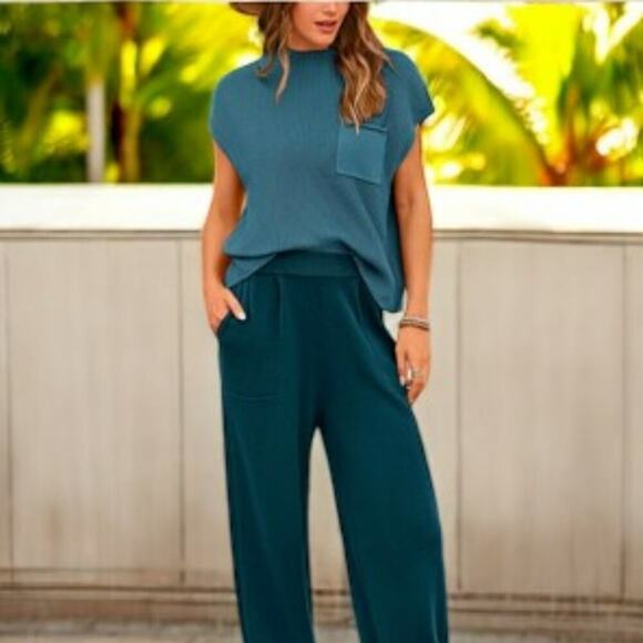 Sweaters - Short Sleeve Sweater and Pant Set